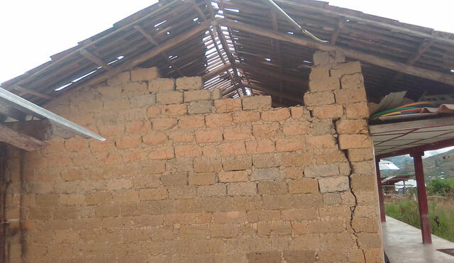 Algunos centros educativos presentan rajaduras o derrumbe de las paredes. Foto: Minedu