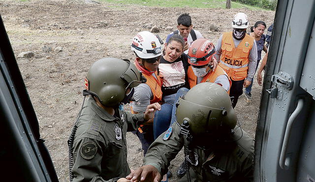 Rescate. Miembros del Ejército trasladaron a los heridos a Bagua, Jaén y Jamalca. Foto: Mindef
