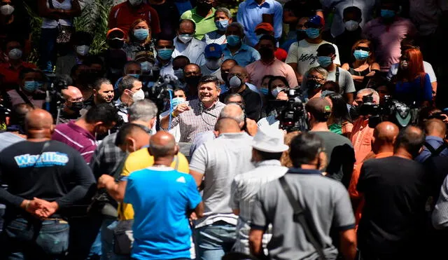 Freddy Superlano (c) repudió la medida tomada por el TSJ en Venezuela. Foto: Centro de Comunicación Nacional