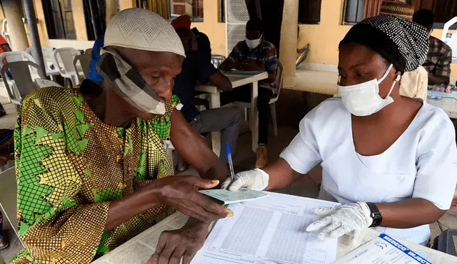 Desde que empezó la pandemia, las autoridades nigerianas han confirmado más de 214.200 infecciones y cerca de 3.000 muertes por COVID-19. Foto: AFP