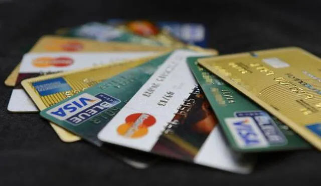 Tarjetas de crédito y débito de peruanos son vendidas por la Dark Web. Foto: AFP