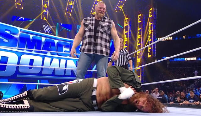 Brock Lesnar atacó a Sami Zayn antes de su lucha con Roman Reigns. Foto: WWE