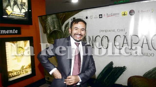 Henry Vallejos. En el estreno de su cinta en Puno. Vallejos es un aspirante a los Premios Oscar 2022. Foto: Juan Carlos Cisneros/La República