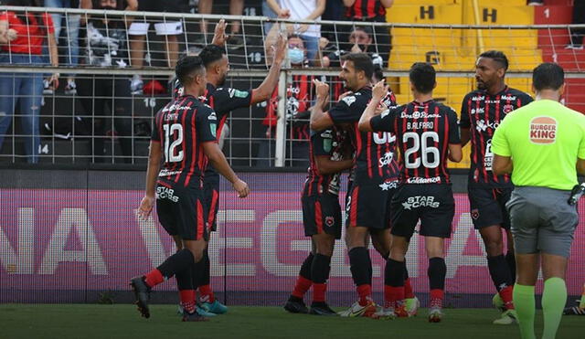 Alajuelense empató 3-3 con Santos, pero clasificó por los goles de visita. Foto: Alajuelense.