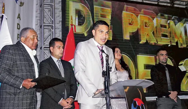 Presente. El ‘Depredador’ durante la ceremonia de la ADFP. Foto: difusión