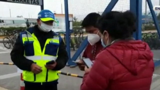 La presentación del carné de vacunación contra el coronavirus para ingresar a lugares cerrados es obligatoria desde este viernes 10 de diciembre.