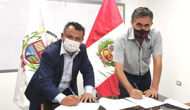 El vicegobernador Ever Cadenillas y el alcalde Juan Iglesias firmaron convenio. Foto: GRLL