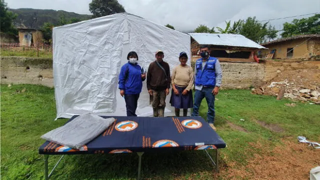 Carpas y camas se instalan en Quelucas para albergar a damnificados del terremoto en Amazonas. Foto: Diresa Amazonas.