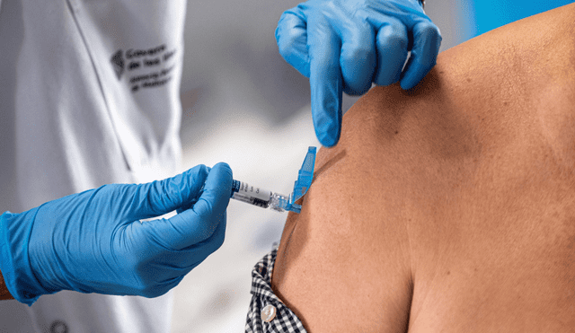 La inmunización generalizada con la vacuna contra el virus del papiloma humano podría reducir el impacto del cáncer de cuello uterino. Foto: EFE