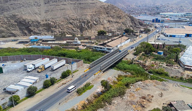 Infraestructura es importante para el tránsito de vehículos que se dirigen al sur y norte del país. Foto: Radio Santo Domingo