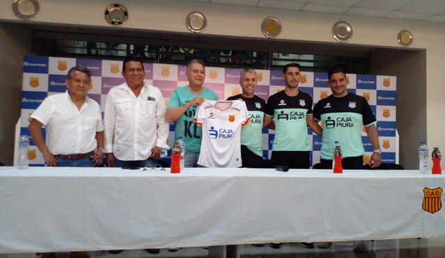 El director técnico del equipo, Gustavo Álvarez, indicó con que visión trabajará con el plantel. Foto: Almendra Ruesta