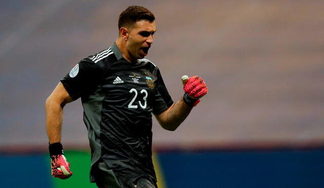 Emiliano Martínez fue compañero de Sergio Agüero en la selección argentina. Foto: EFE