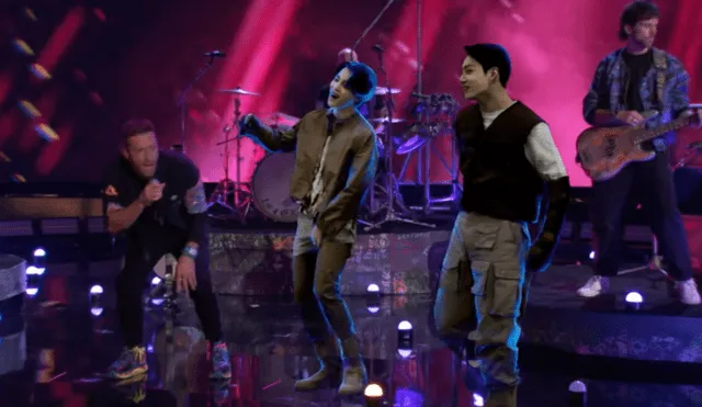 Los integrantes de BTS aparecieron como hologramas para cantar "My universe" junto a Coldplay. Foto: composición La República/captura/YouTube