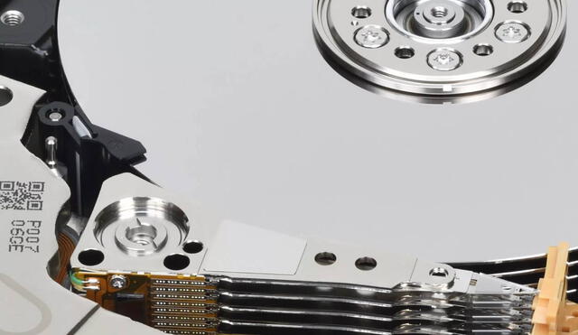 El disco duro de 18 TB de Toshiba acelera la urgencia de la industria por alcanzar capacidades más grandes. Foto: Techspot