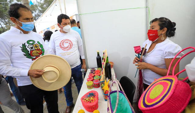 Ministro inaguró feria de emprendedores en Piura. Foto: Produce