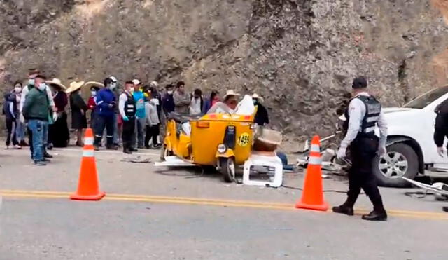 La mototaxi quedó destrozada producto del fuerte impacto. Foto: difusión