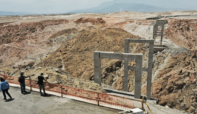 Problemas. Puente de Arequipa-La Joya registra serio retraso.