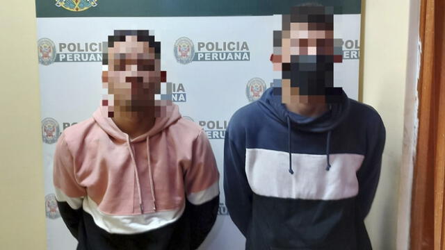 Rafael Alejandro Águila Álvarez (20) y Diosmer José Tría Oropesa (26) fueron conducidos a la comisaría de Santiago en calidad de detenidos para las diligencias de ley. Foto: PNP