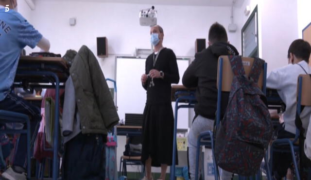 Joaquín Hernández, director del CEIP César Barrios, ha tomado esto como una causa personal en España en favor de la tolerancia. Foto: captura de video de Telecinco