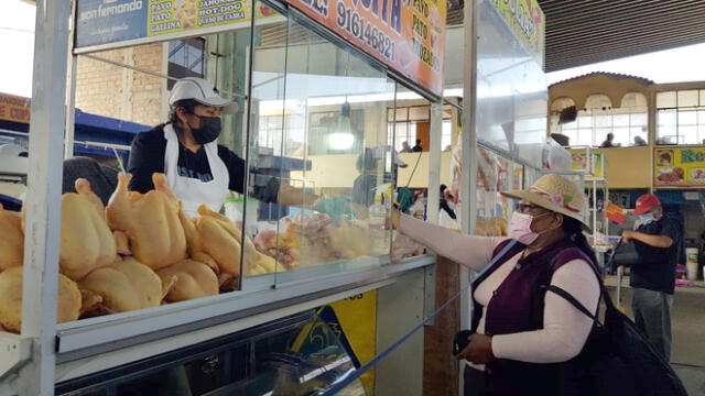 Van en ascenso los precios en las diferentes carnes expendidas en los mercados de Arequipa. Foto: Wilder Pari / URPI