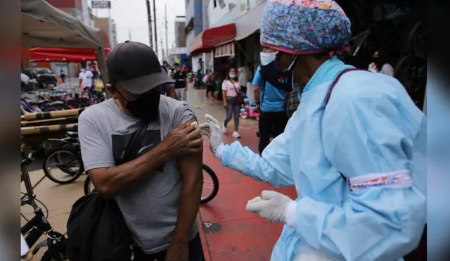 Según el ministro de Salud, Hernando Cevallos, los casos de infectados por la variante ómicron asciende a 12. Foto: John Reyes/La República