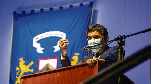 Análisis. El alcalde de Arica teme por tema sanitario.