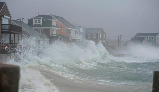 Una advertencia temprana sobre las olas gigantes podría alertar una evacuación y salvar vidas. Foto: Ryam McBride / AFP
