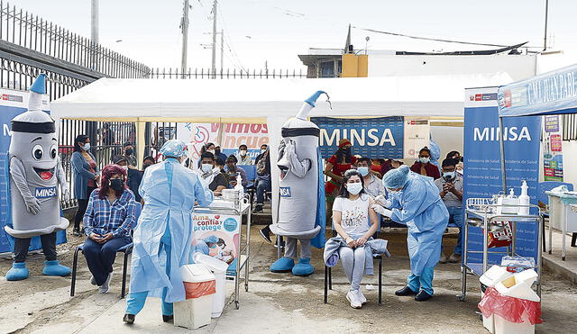 Tercera dosis. Los vacunatorios han vuelto a estar llenos. Foto: Félix Contreras/La República
