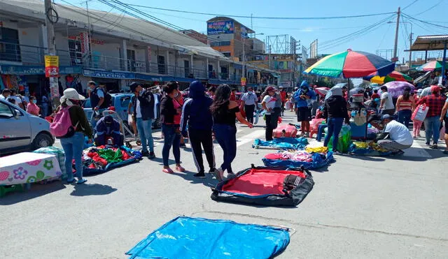 Informales ocuparon la cuadra 15 de la avenida José Balta. Créditos: cortesía