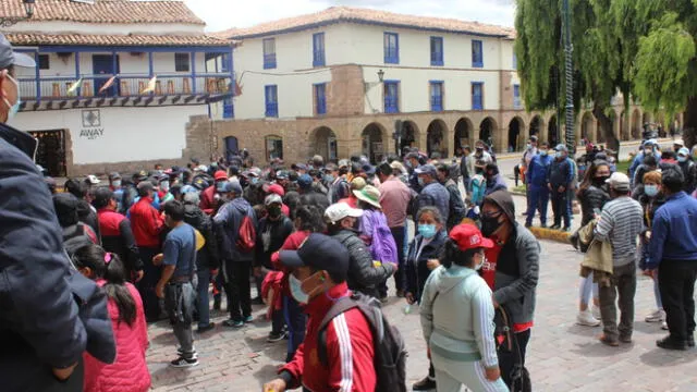 Plantón. Trabajadores amenazan con radicalizar medidas.