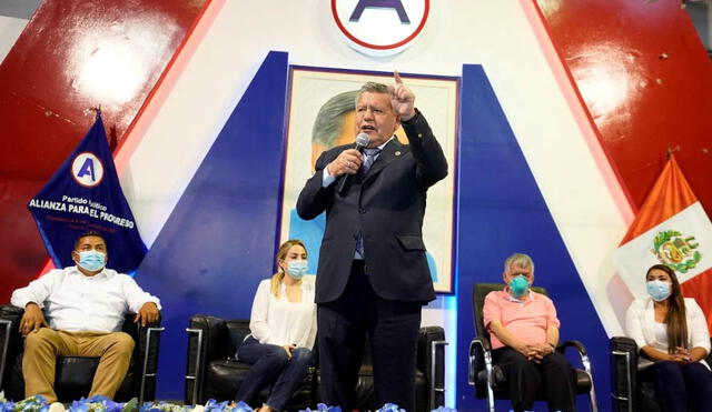 César Acuña fue dos veces congresista, dos veces alcalde de Trujillo, ha sido gobernador regional de La Libertad. Foto: Ellider.pe
