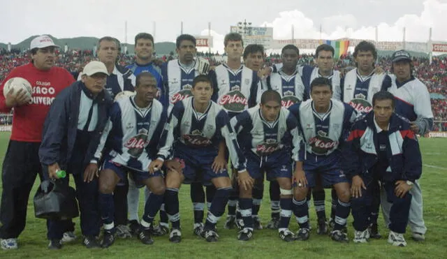 Plantel de Alianza Lima que disputó el play-off ante Cienciano en el 2001. Foto: GLR