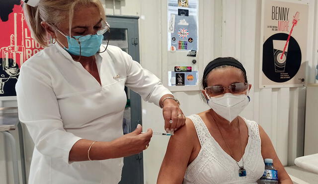 Cuba ha inmunizado a casi toda su población con sus propias vacunas contra la COVID-19. Foto: EFE