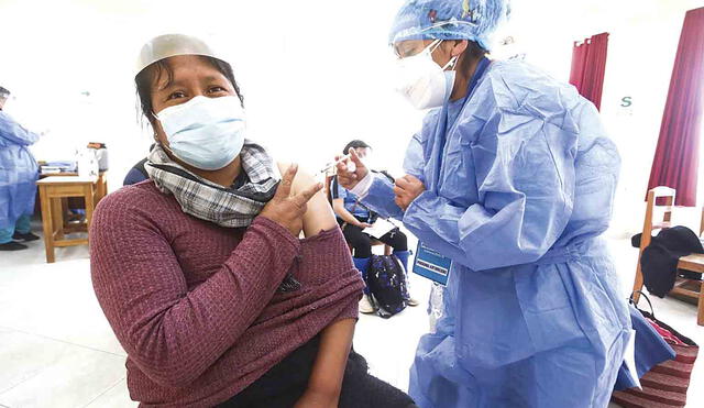 Jornada. Inmunizaciones continuarán en feriados de fin de año en todo el país. En Cusco se habilitaron siete vacunatorios. Foto: La República