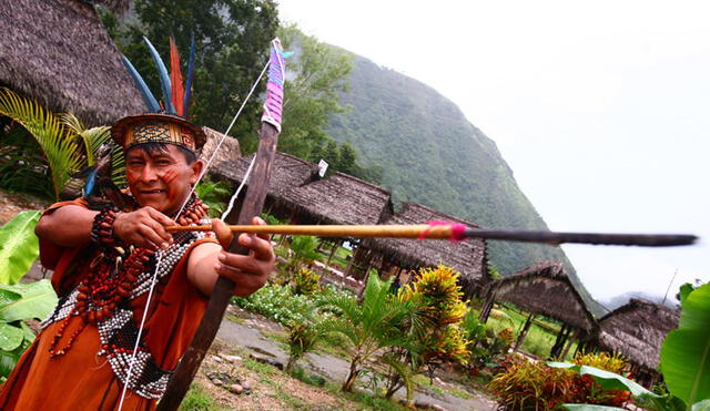 Comuneros usarán armas tradicionales como arcos y flechas para disuadir. Foto: Andina