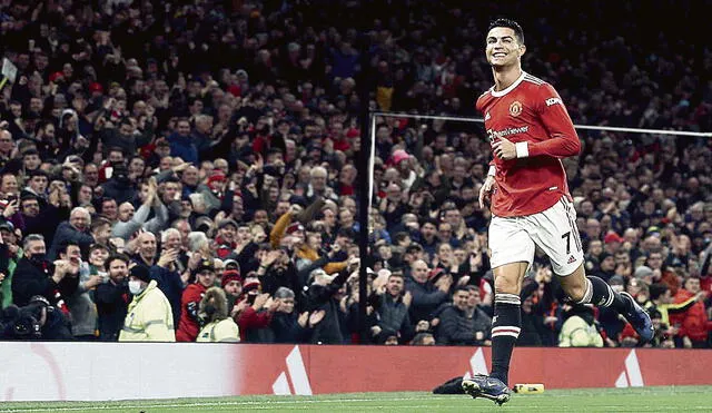 No se cansa. Ya son 17 temporadas ligueras consecutivas en las que Ronaldo participa (anota y asiste) en al menos 10 goles. Foto: Manchester United