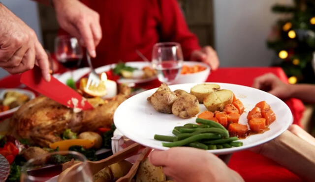 Al igual que en Navidad, la cena de Año Nuevo sirve para reunir a los seres queridos en una amena conversación. Foto: Sporadcitos