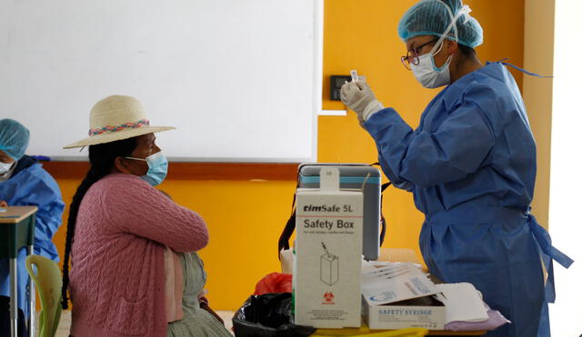 Realidad. Vacunación bajó índices de muertes por COVID-19 en Puno. Foto: Juan Carlos Cisneros/ La República