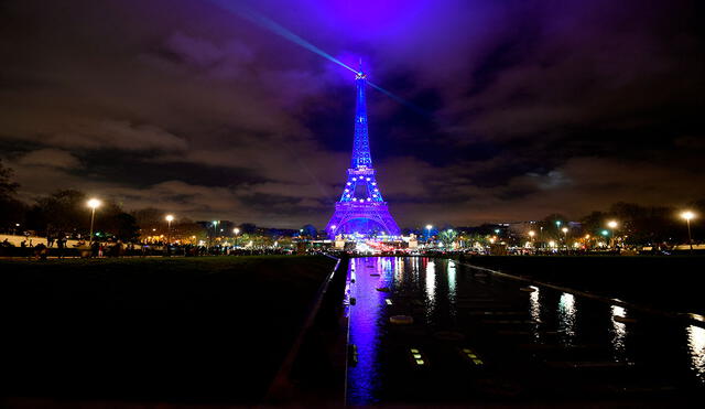 Francia fue una de las naciones con espectáculo para recibir el Año Nuevo 2022. Foto: AFP
