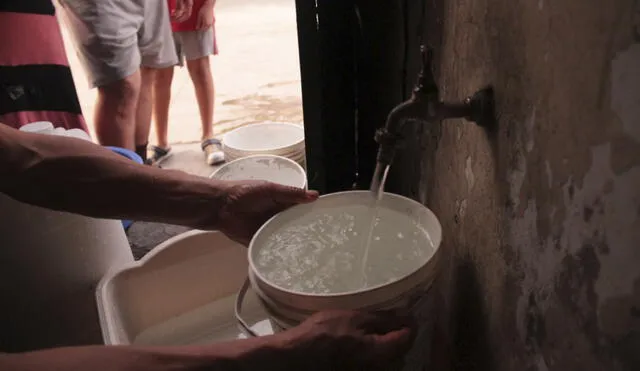 OMS advierte que el consumo de agua sin potabilizar trae graves infecciones estomacales. Foto: La República.