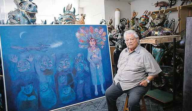 El creador. Alberto Quintanilla en su taller de Jesús María junto a sus lienzos y sus demonios de metal, madera, cartón, inspirados en mitos peruanos. Foto: Antonio Melgarejo / La República