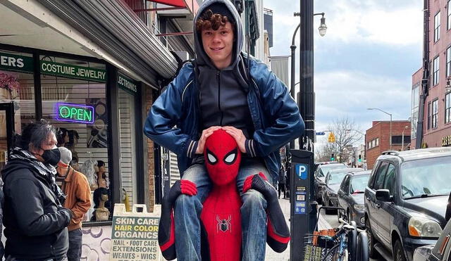 El cameo de Harry Holland en Spiderman: no way home fue por pedido de su hermano Tom. Foto: Sensacine