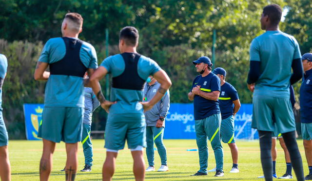 Los blanquiazules entrenan en las instalaciones del Colegio Inmaculada. Foto: Alianza Lima