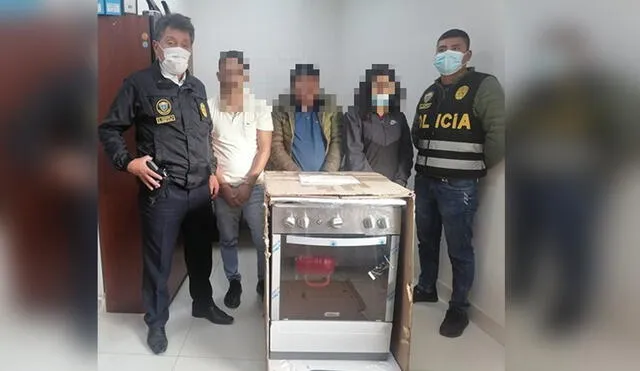 Detenidos fueron traslados a Departamento de Antidrogas Cusco. Foto: PNP