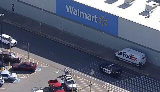 El arma se disparó afuera de un Walmart en Granbury, Texas, el miércoles 5 por la mañana. Foto: WFAA-TV