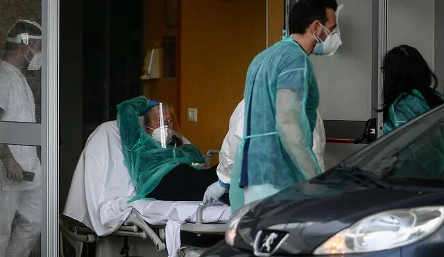 A pesar de que los no vacunados son cada vez menos, representan la mayoría de hospitalizaciones por COVID-19. Foto referencial: AFP