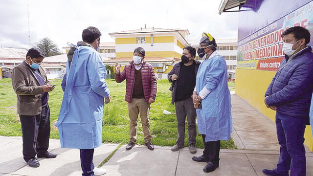 Inspección. Gobernador Alejos y autoridades inspeccionaron plantas de oxígeno.