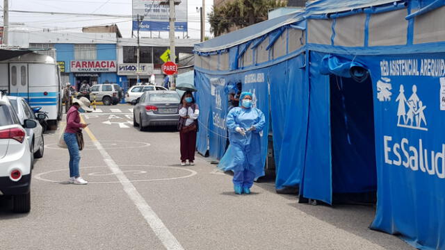 Aumentó la cantidad de personas que acuden al triaje COVID-19. Foto: URPI/Wilder Pari