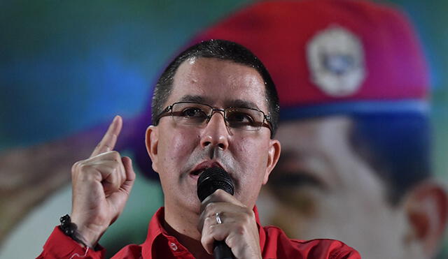 Jorge Arreaza, candidato del PSUV para la gobernación del estado de Barinas, se pronunció tras el revés electoral del domingo 9 de enero. Foto: AFP