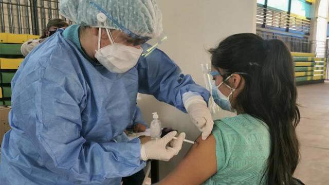 En la región Arequipa, 1 041 597 personas han completado su esquema de vacunación con dos dosis, según el Repositorio Único Nacional de Información en Salud. Foto: Geresa Arequipa